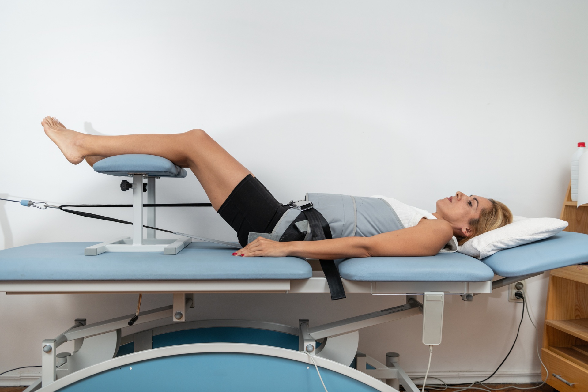 Spinal traction decompression for disc herniation sciatica and spinal pain relief in Redmond